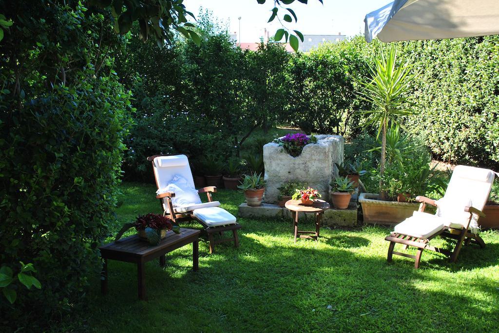 Chic & Country Bed and Breakfast Lecce Exteriör bild