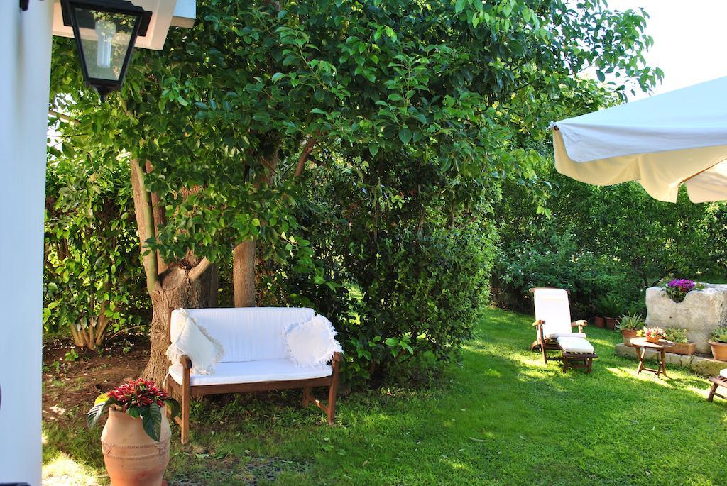 Chic & Country Bed and Breakfast Lecce Exteriör bild